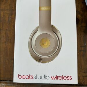 GREAT CONDITION Beats Studio wireless headphones